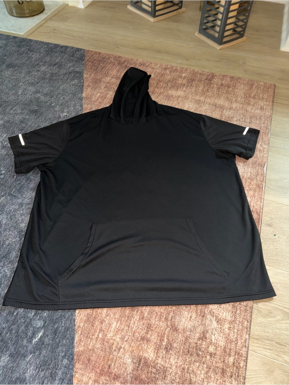 Men's Black Short-Sleeve Hoodie Tee - Picture 2 of 3